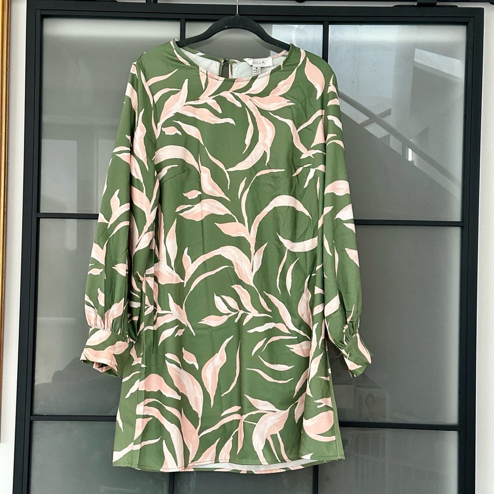 Shilla long sleeved mini dress in M